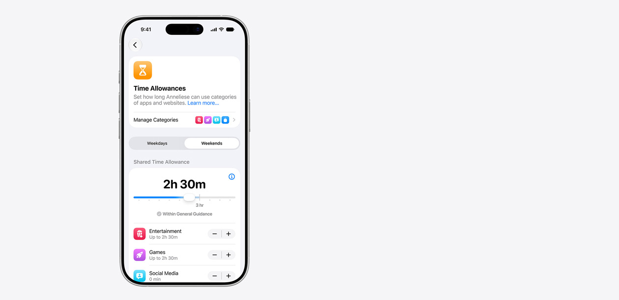 iPhone, der viser brugerfladen for Tidsgrænse, inklusive en delt tidsgrænse på to timer og 30 minutter og foreslåede grænser for appkategorier som underholdning, spil og sociale medier.