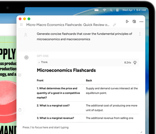 Ecranul unui MacBook Air ce arată Instrumente de scris Apple Intelligence cu care sunt create cartonașe de prezentare despre micro și macro economie