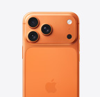Parte de trás do iPhone 17 Pro na cor laranja-cósmico, sistema de câmera Fusion Pro no platô na parte superior