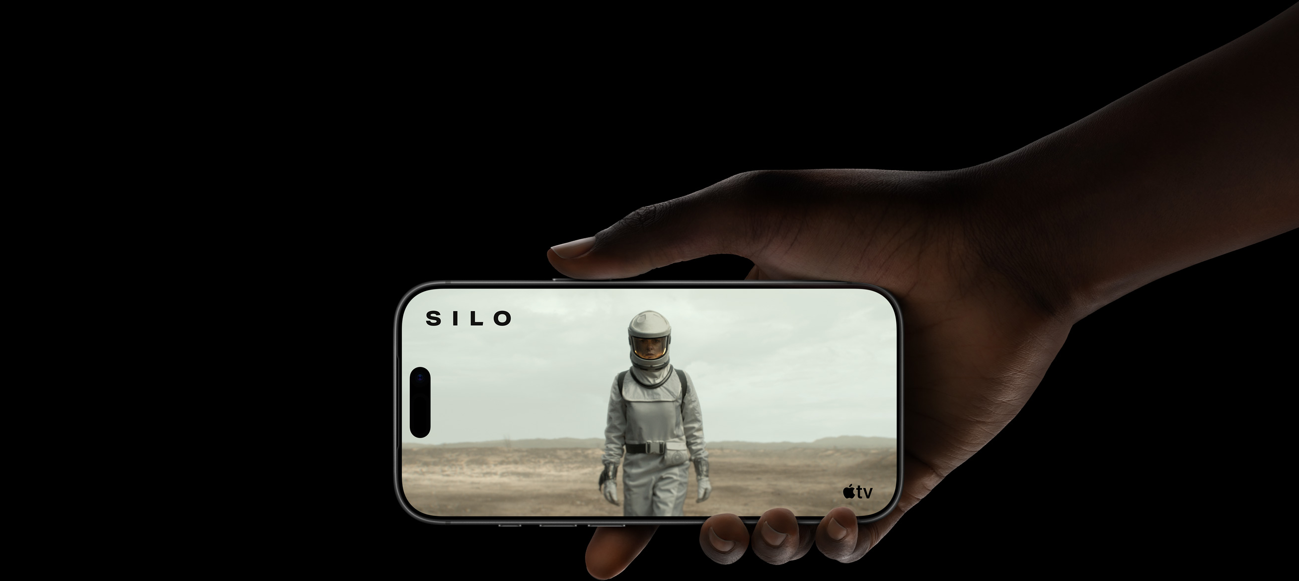 Uma cena da série Silo, do Apple TV, demonstra a longa duração da bateria do iPhone 17 Pro