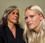 Die Automatische Ausrichtung in Fotos hebt die Gesichter von Personen hervor